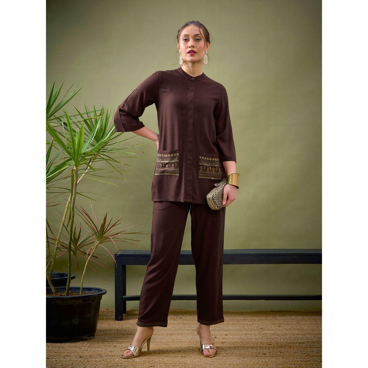 مجموعة من بنطال بالازو مع بلوزة بجيوب مُطرزة ساسافراس × ستايلي-women-clothing-coordsets-image-2