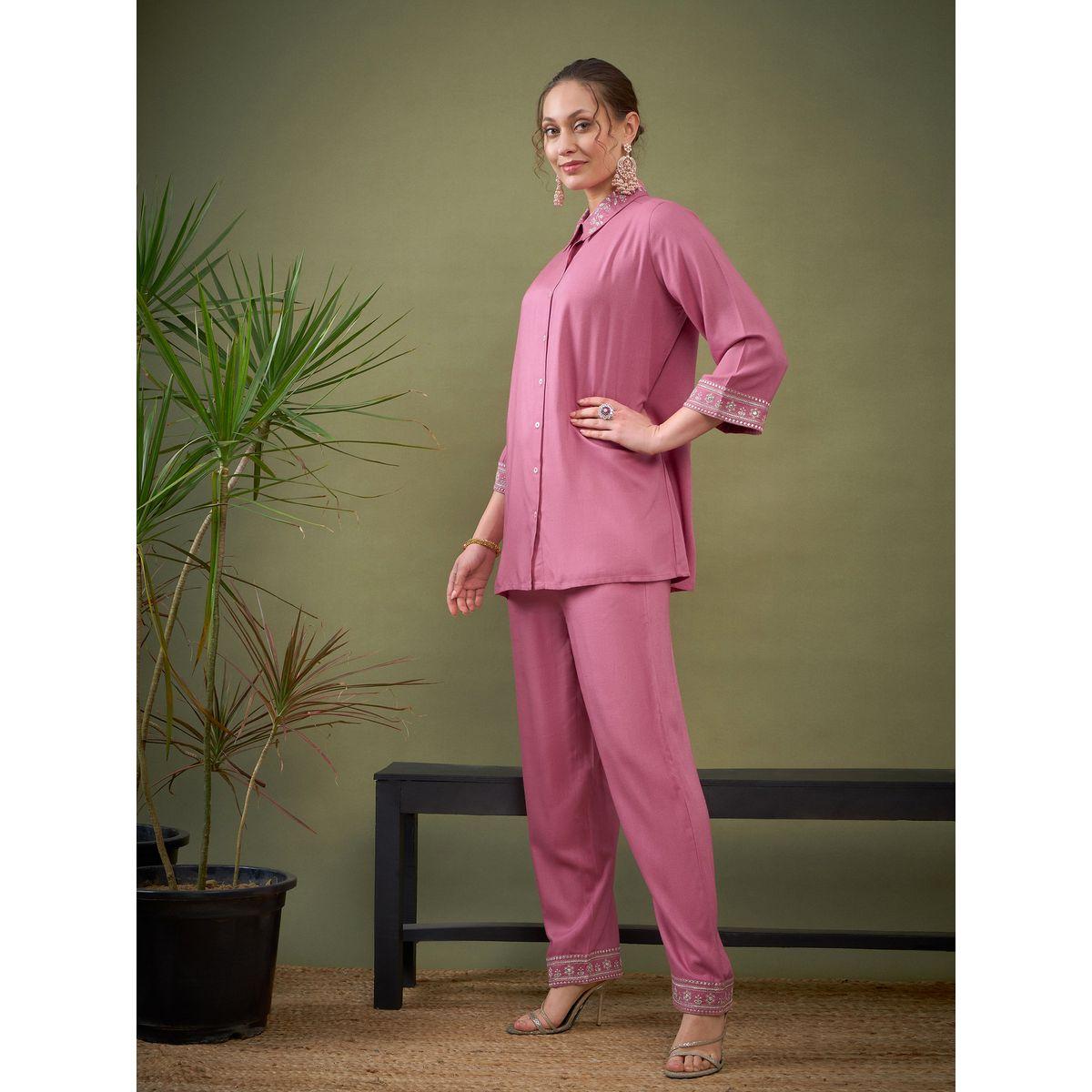 طقم منسق من بنطال مع بلوزة بتفاصيل مُطرّزة ساسافراس × ستايلي-women-clothing-coordsets-image-3