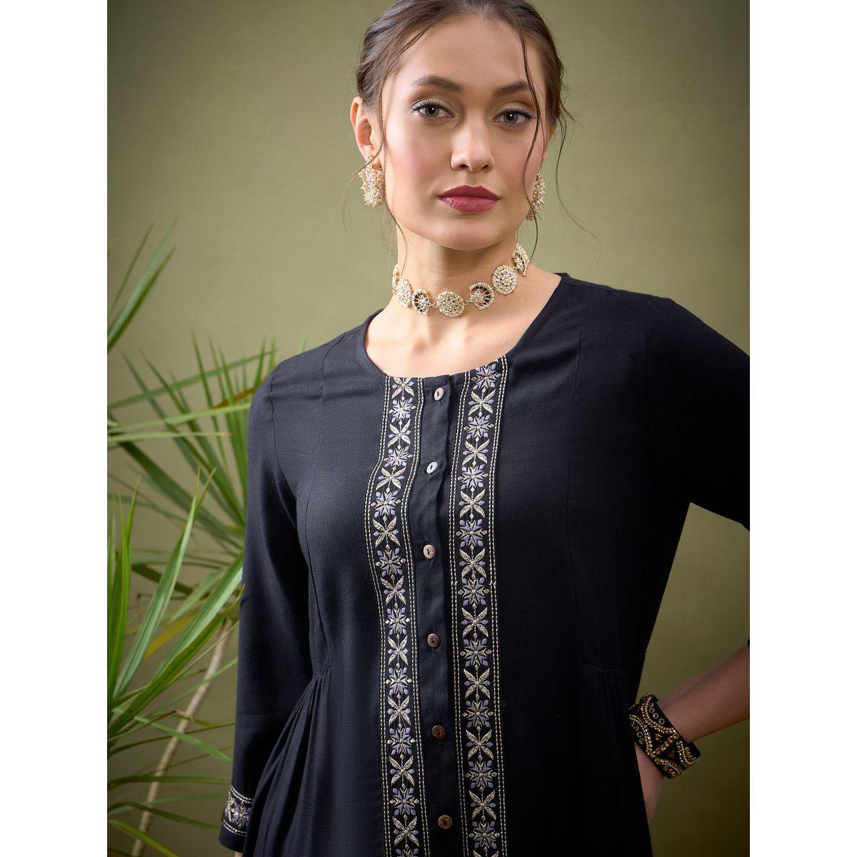 طقم منسق من بنطال مع بلوزة بتفاصيل مُطرّزة ساسافراس × ستايلي-women-clothing-coordsets-image-4