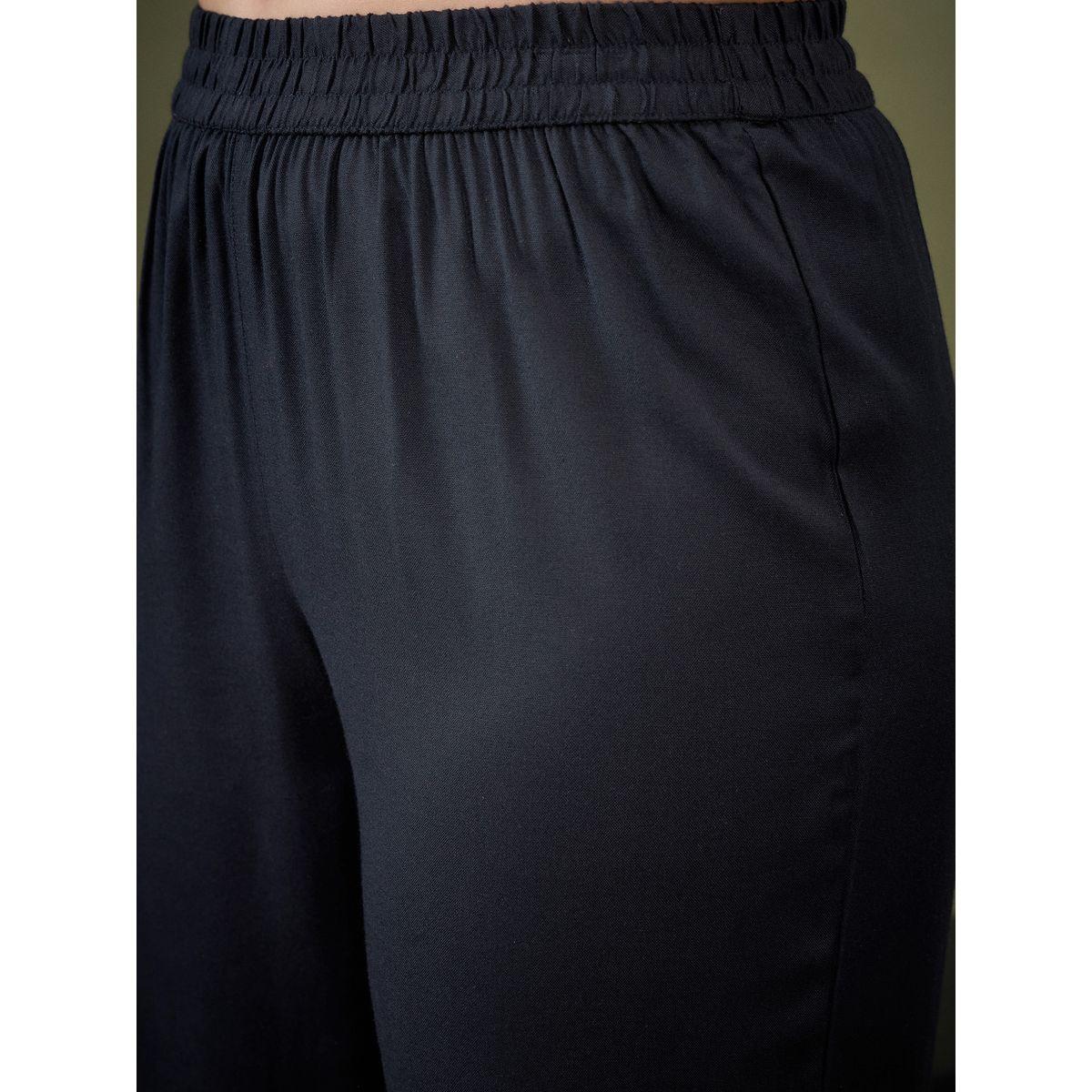 مجموعة من بنطال بالازو مع بلوزة بتفاصيل مُطرّزة ساسافراس × ستايلي-women-clothing-coordsets-image-5