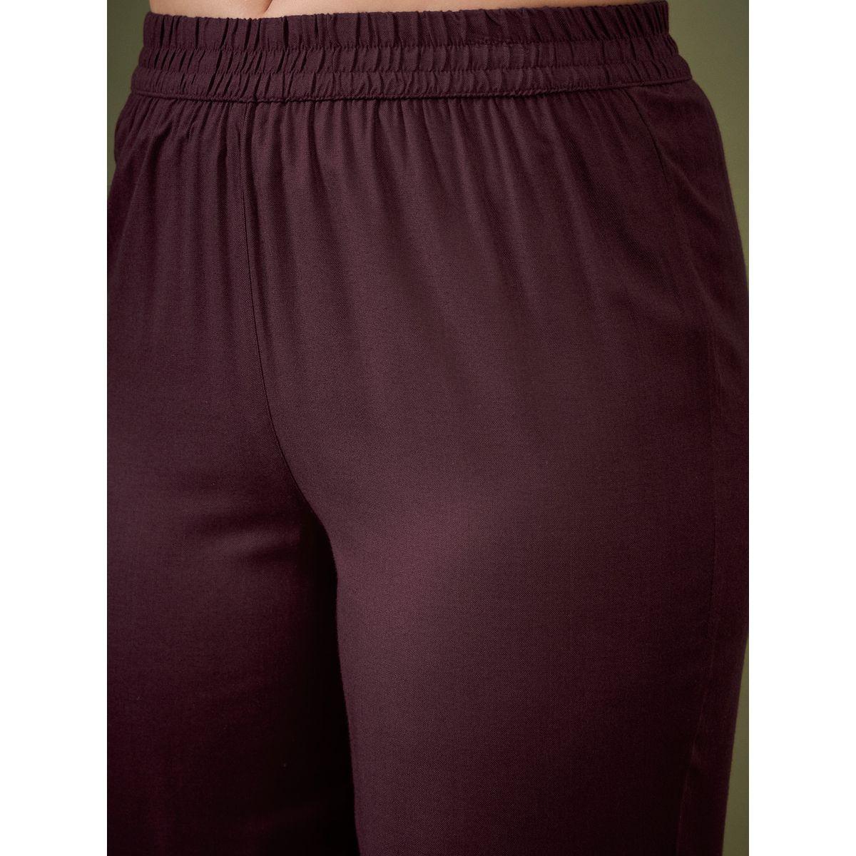 مجموعة من بنطال بالازو مع بلوزة بتفاصيل مُطرّزة ساسافراس × ستايلي-women-clothing-coordsets-image-5