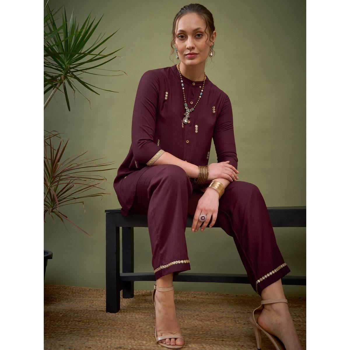 مجموعة من بنطال بالازو مع بلوزة بتفاصيل مُطرّزة ساسافراس × ستايلي-women-clothing-coordsets-image-8