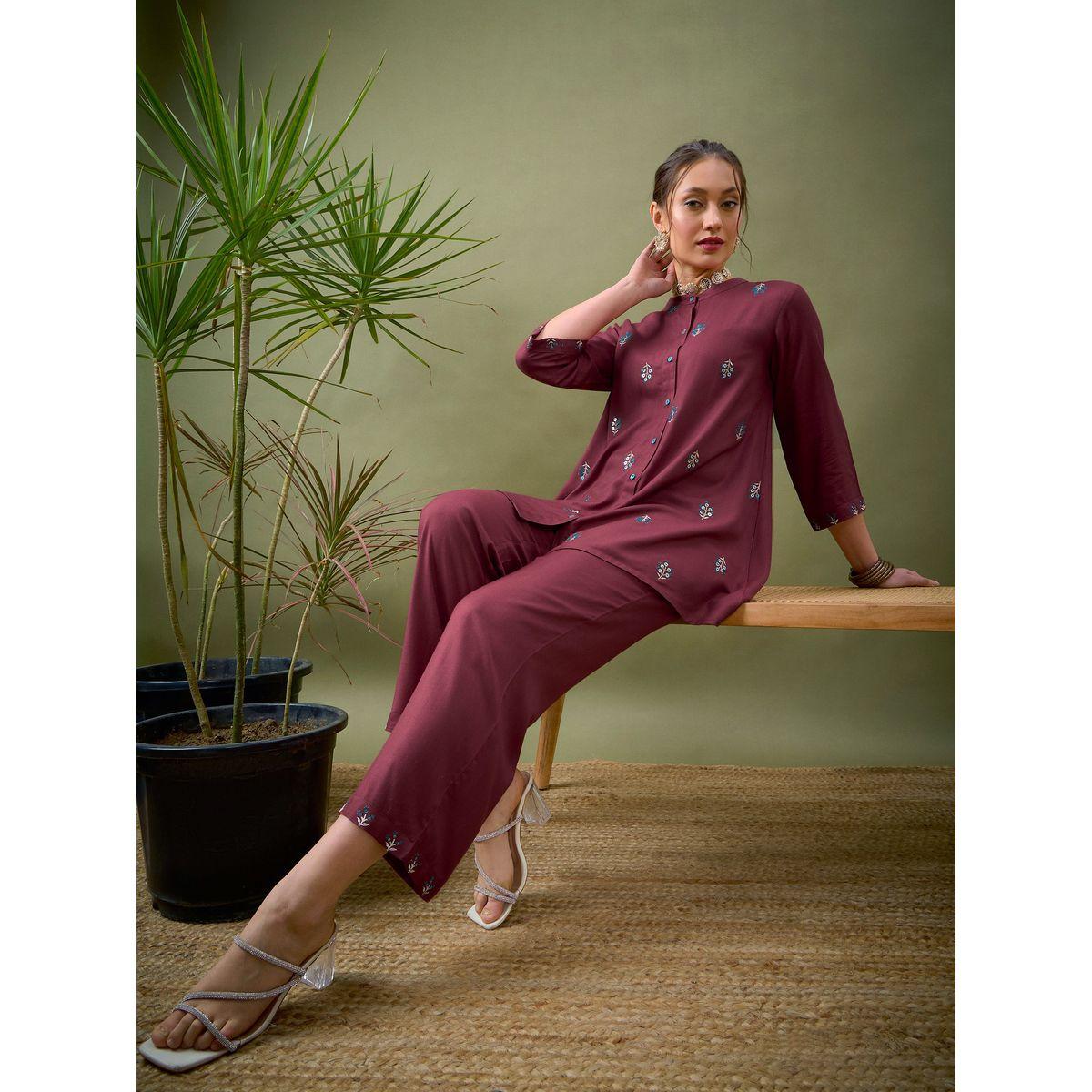 طقم منسق من بنطال بالازو مع بلوزة مُطرّزة ساسافراس × ستايلي-women-clothing-coordsets-image-1