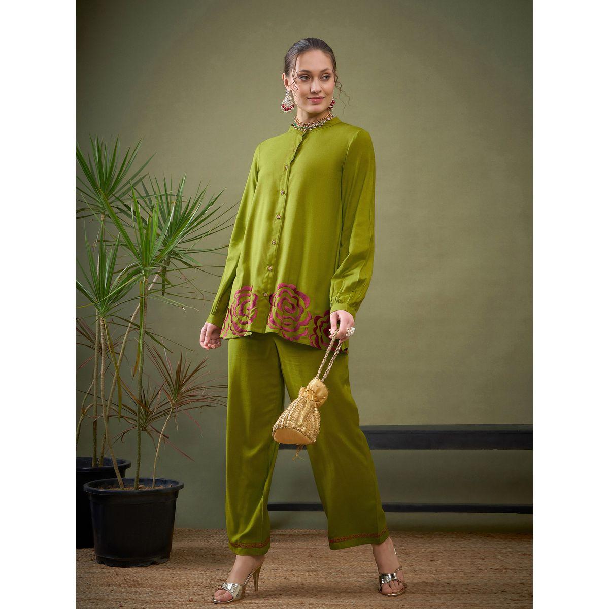 Sassafras X Styli   Embroidered Hem Mandarin Collar Shirt & Pants Co-Ord-women-clothing-coordsets-image-1