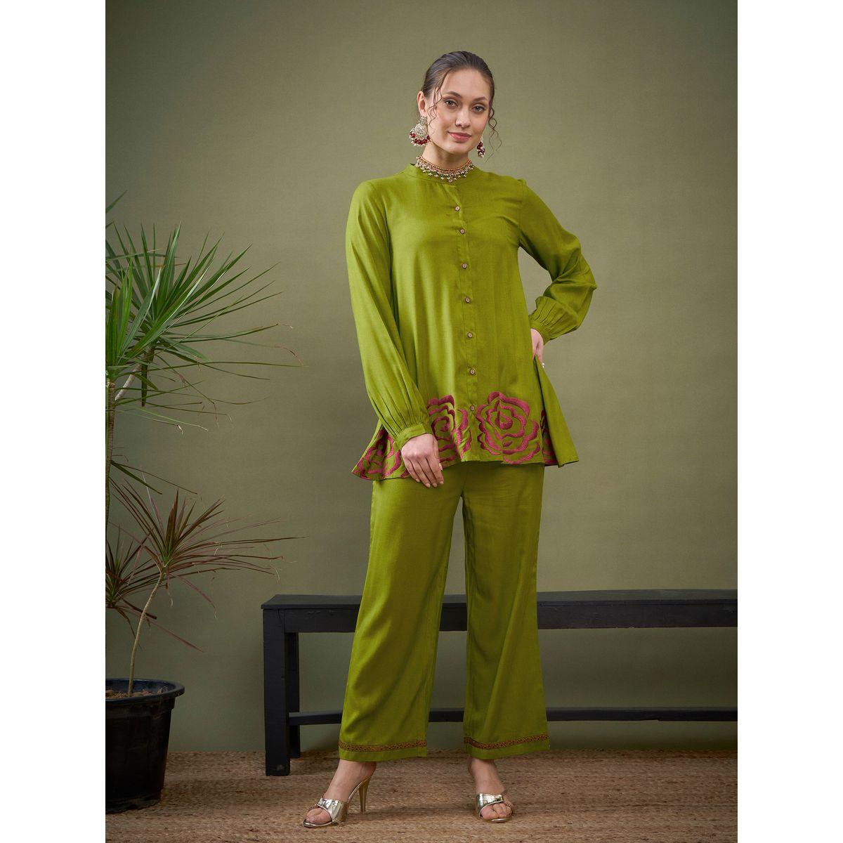 Sassafras X Styli   Embroidered Hem Mandarin Collar Shirt & Pants Co-Ord-women-clothing-coordsets-image-8