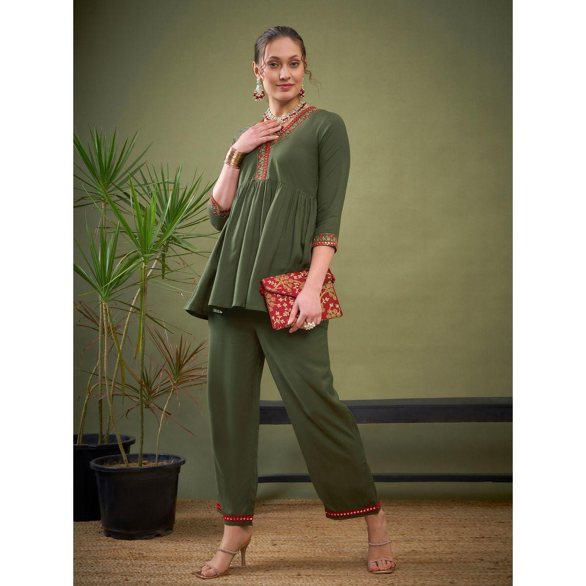 طقم منسق من بنطال مع بلوزة بيبلوم بحافة مُطرّزة ساسافراس × ستايلي-women-clothing-coordsets-image-1