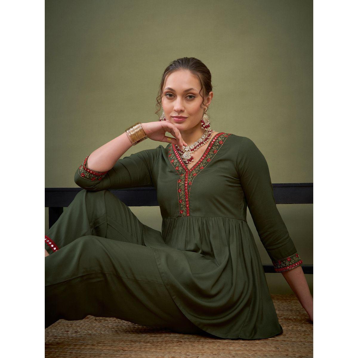 Sassafras X Styli   Embroidered Hem Peplum Top & Pants Co-Ord-women-clothing-coordsets-image-2