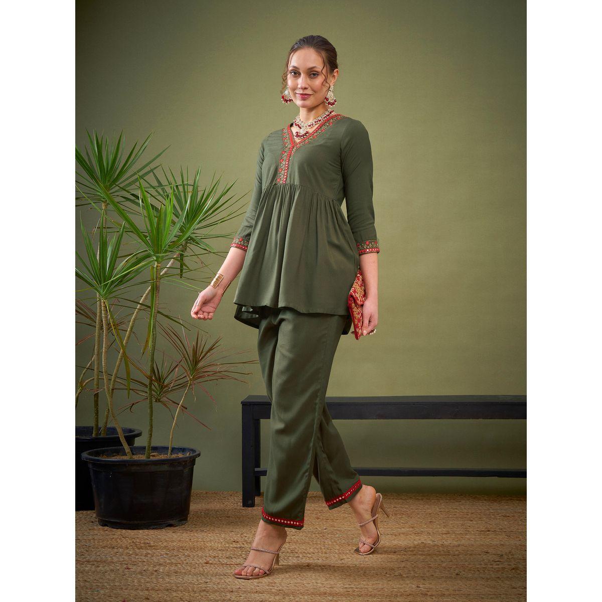 طقم منسق من بنطال مع بلوزة بيبلوم بحافة مُطرّزة ساسافراس × ستايلي-women-clothing-coordsets-image-3