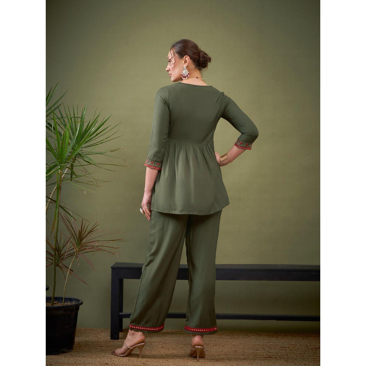 Sassafras X Styli   Embroidered Hem Peplum Top & Pants Co-Ord-women-clothing-coordsets-image-6