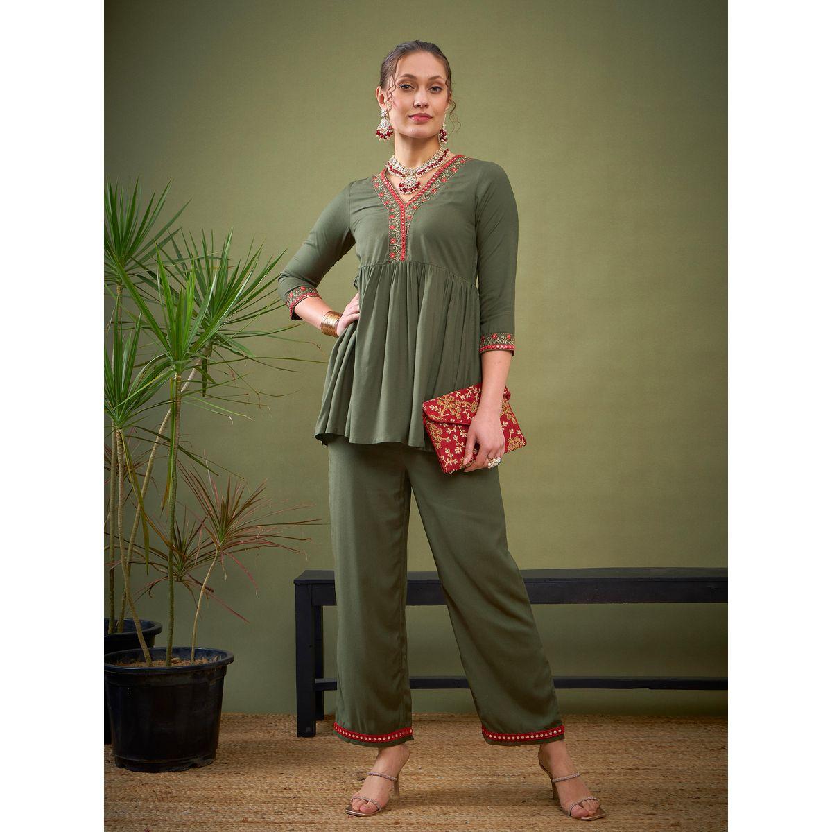 Sassafras X Styli   Embroidered Hem Peplum Top & Pants Co-Ord-women-clothing-coordsets-image-7