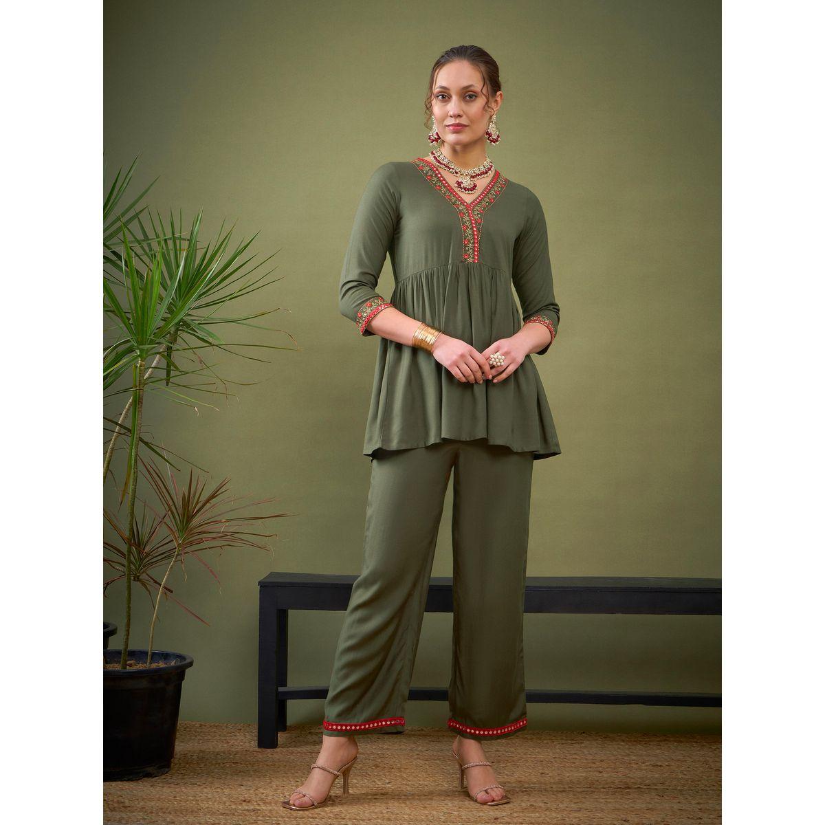 Sassafras X Styli   Embroidered Hem Peplum Top & Pants Co-Ord-women-clothing-coordsets-image-8