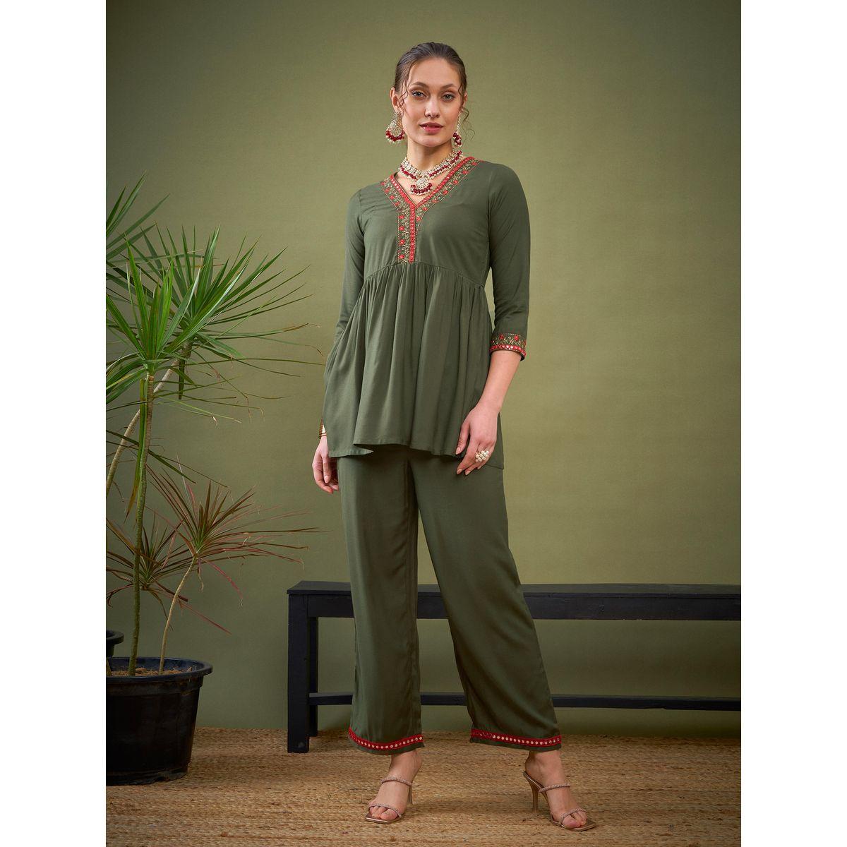 Sassafras X Styli   Embroidered Hem Peplum Top & Pants Co-Ord-women-clothing-coordsets-image-9