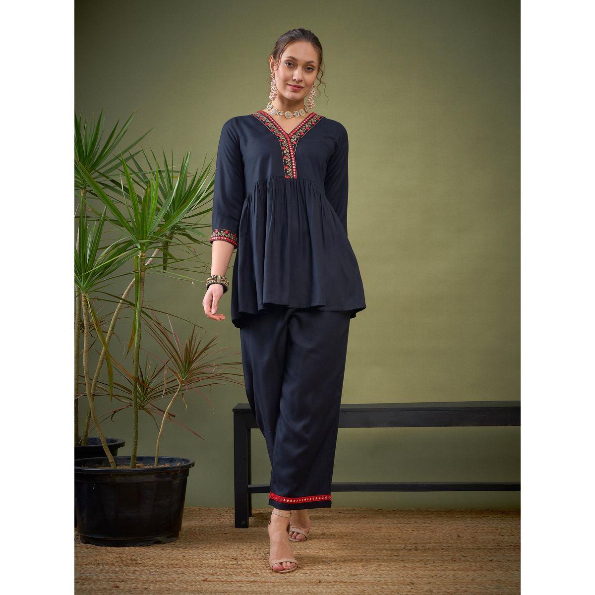 Sassafras X Styli   Embroidered Hem Peplum Top & Pants Co-Ord-women-clothing-coordsets-image-7