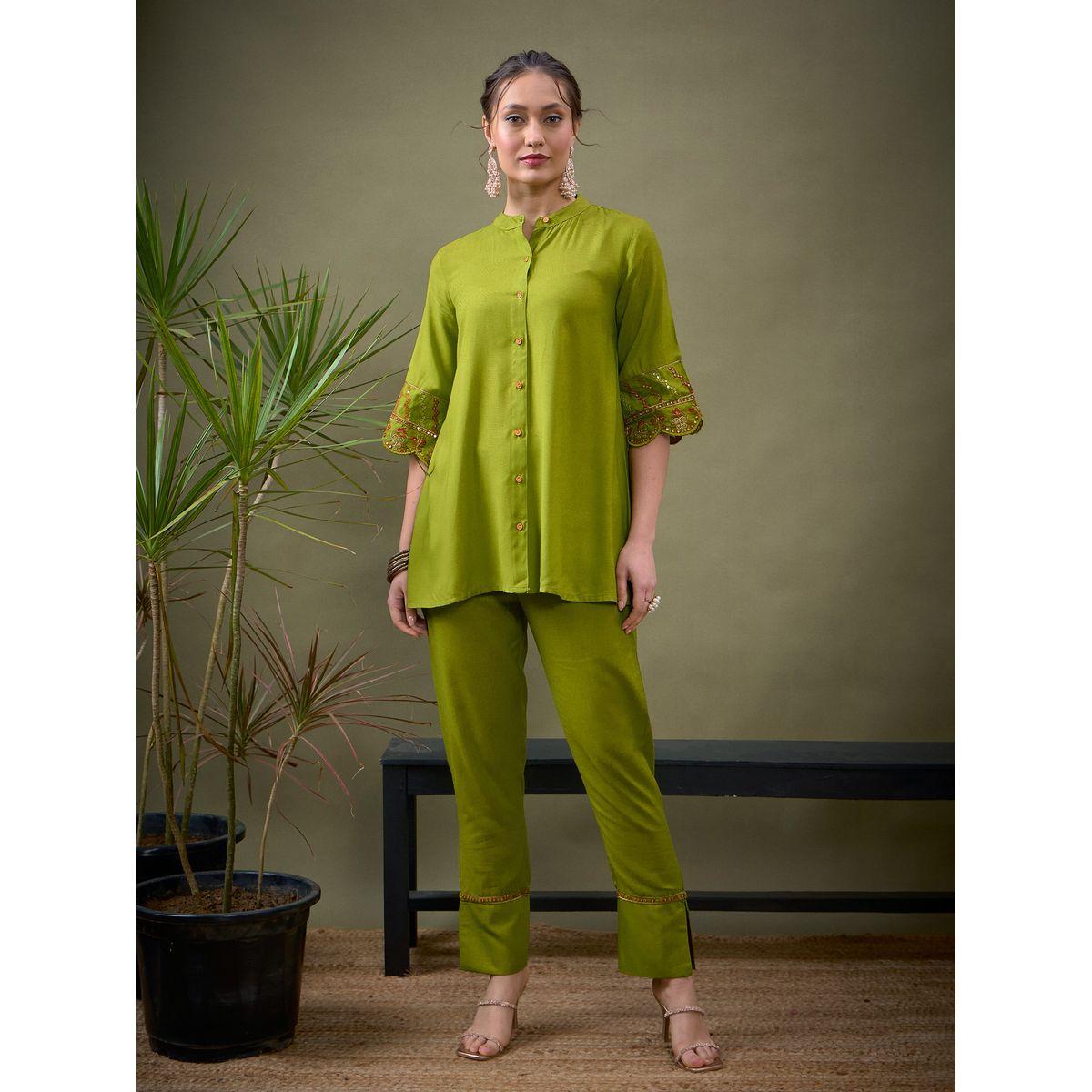 طقم منسق من بنطال مع بلوزة بتفاصيل مُطرّزة ساسافراس × ستايلي-women-clothing-coordsets-image-8