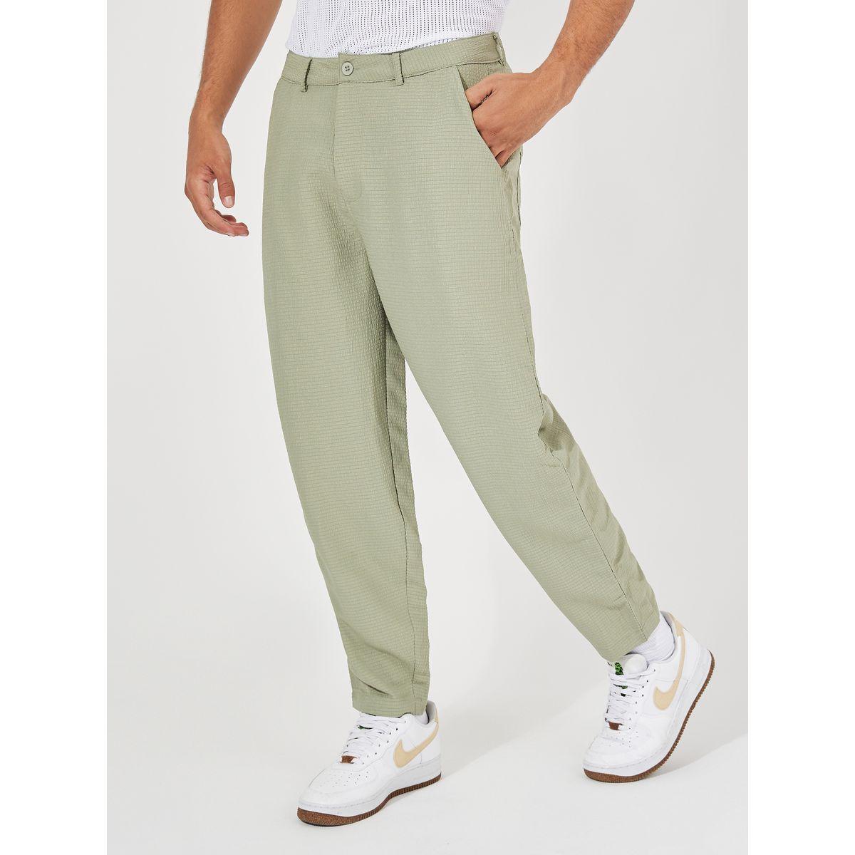 بنطال منسوج بقصة مستدقة وتفاصيل بارزة الملمس-men-clothing-bottoms-trousersandchinos-trousers-image-4