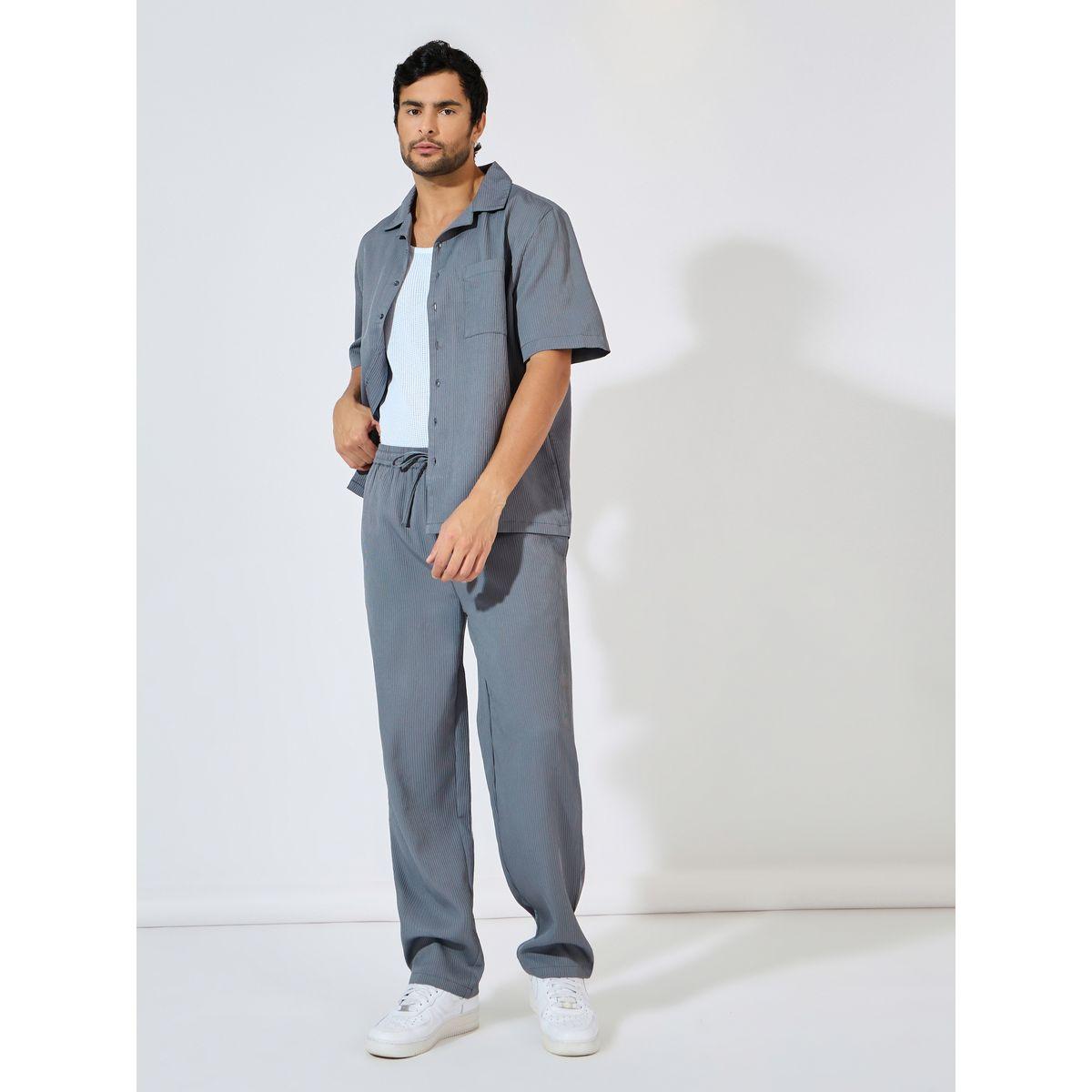 طقم منسق من بنطال مع بلوزة بقصة مريحة-men-clothing-coordsets-image-1