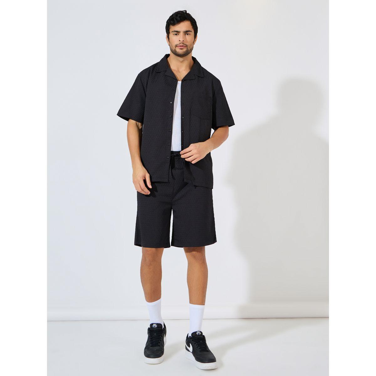 طقم منسق من شورت مع بلوزة بقصة مريحة-men-clothing-coordsets-image-1