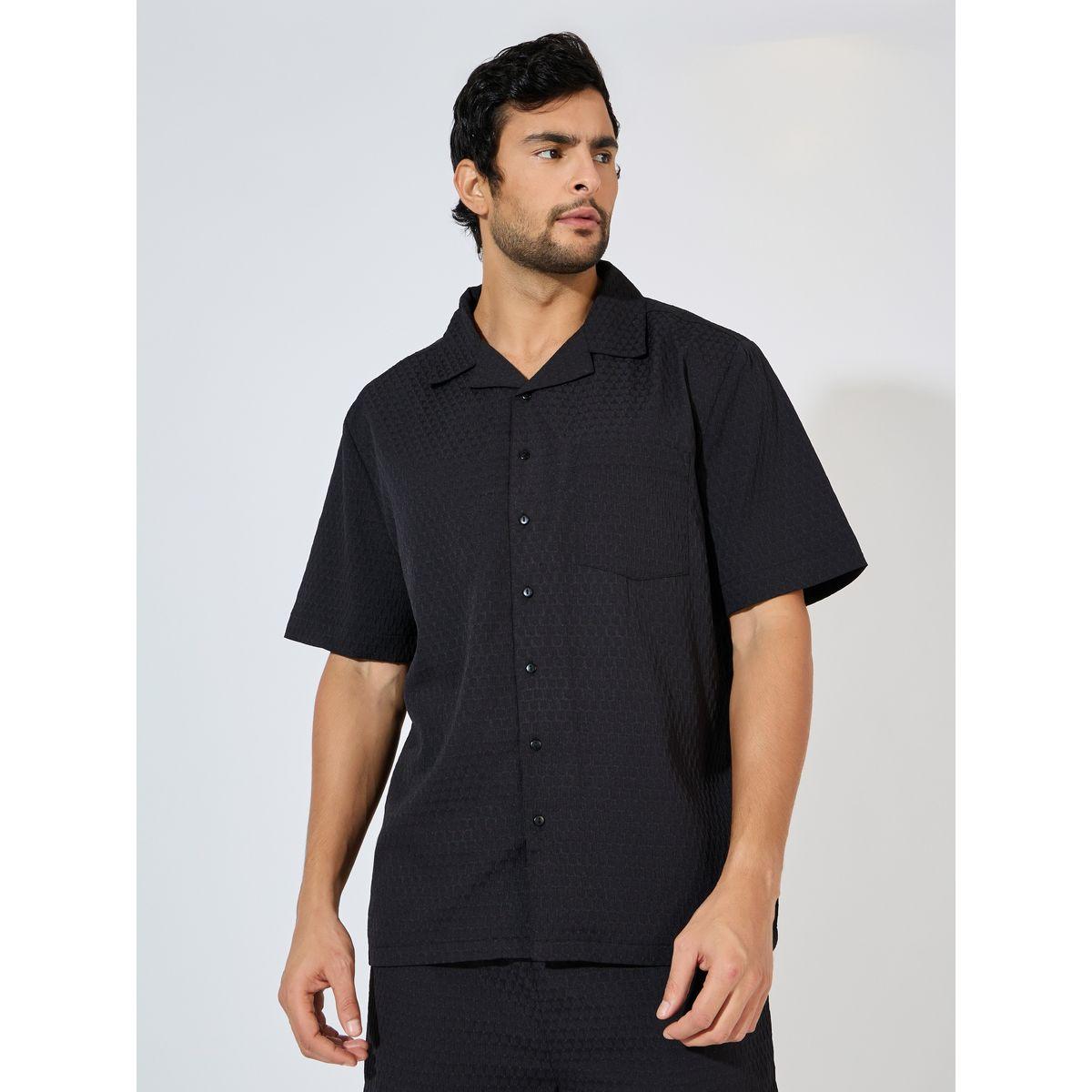 طقم منسق من شورت مع بلوزة بقصة مريحة-men-clothing-coordsets-image-4