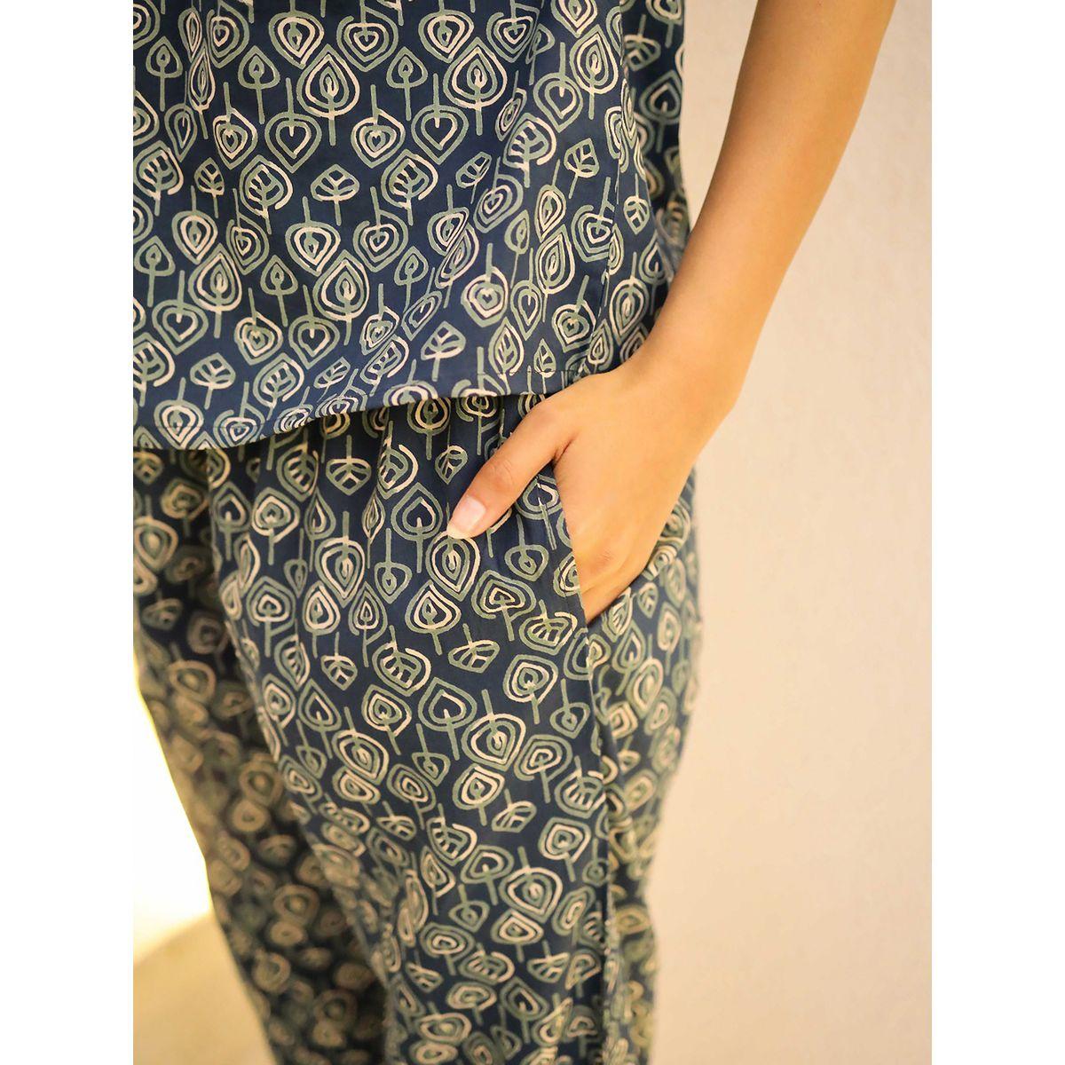 طقم منسق من بنطال مع بلوزة باكمام قصيرة سانسكريتي هومز × ستايلي-women-clothing-coordsets-image-5