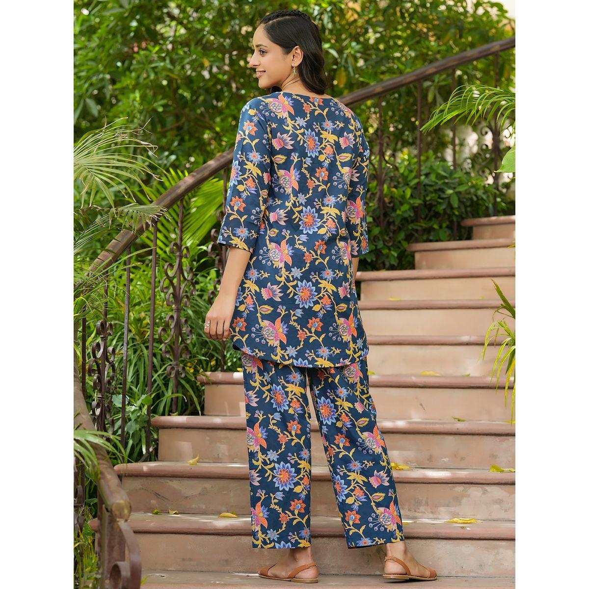 طقم منسق من بنطال مع بلوزة طويلة مطبعة بزهور سانسكريتي هومز × ستايلي-women-clothing-coordsets-image-5