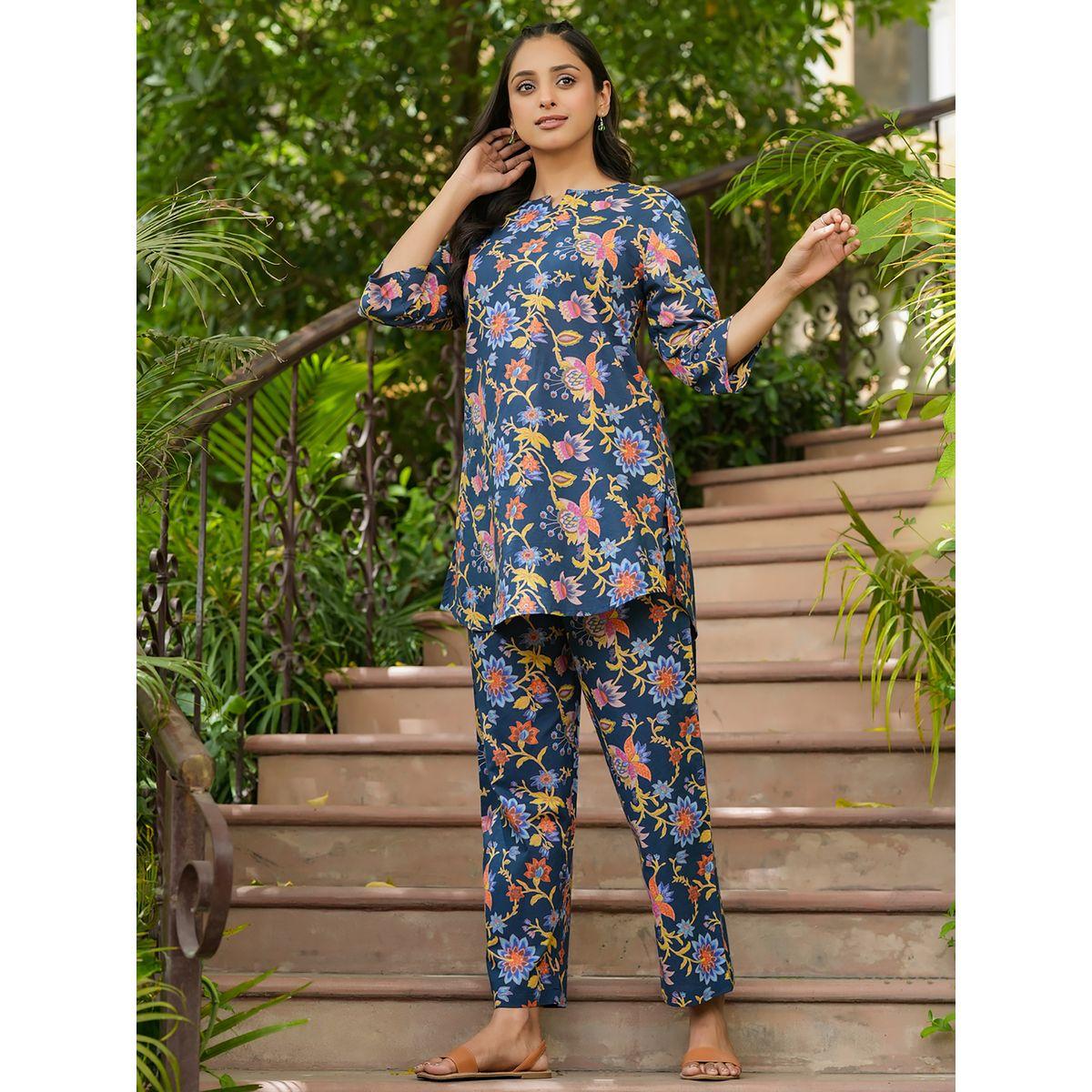 طقم منسق من بنطال مع بلوزة طويلة مطبعة بزهور سانسكريتي هومز × ستايلي-women-clothing-coordsets-image-7
