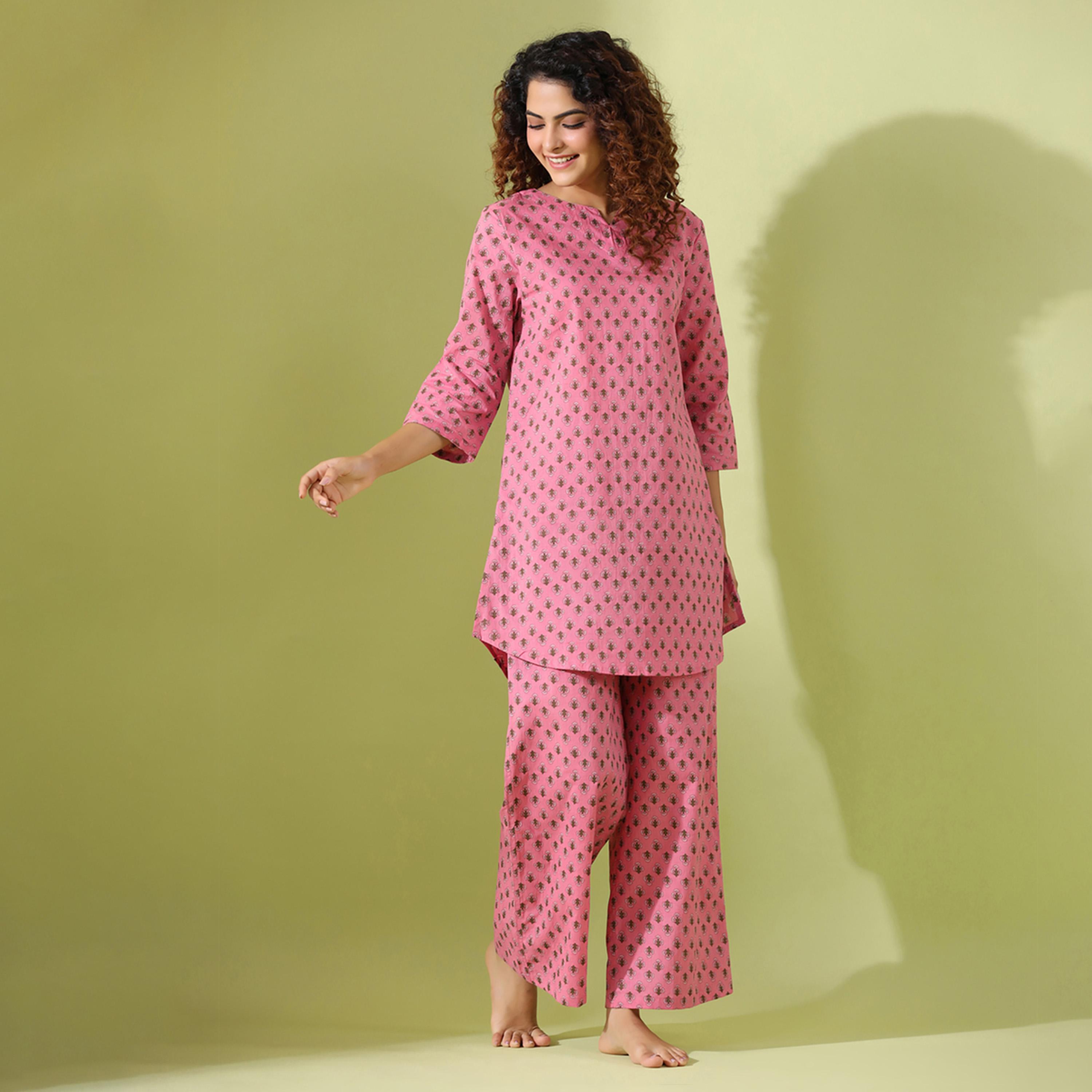 سانسكروتي هومز × ستايلي - قميص طويل مطبوع وبنطال واسع الساق منسقان معًا-women-clothing-coordsets-image-2