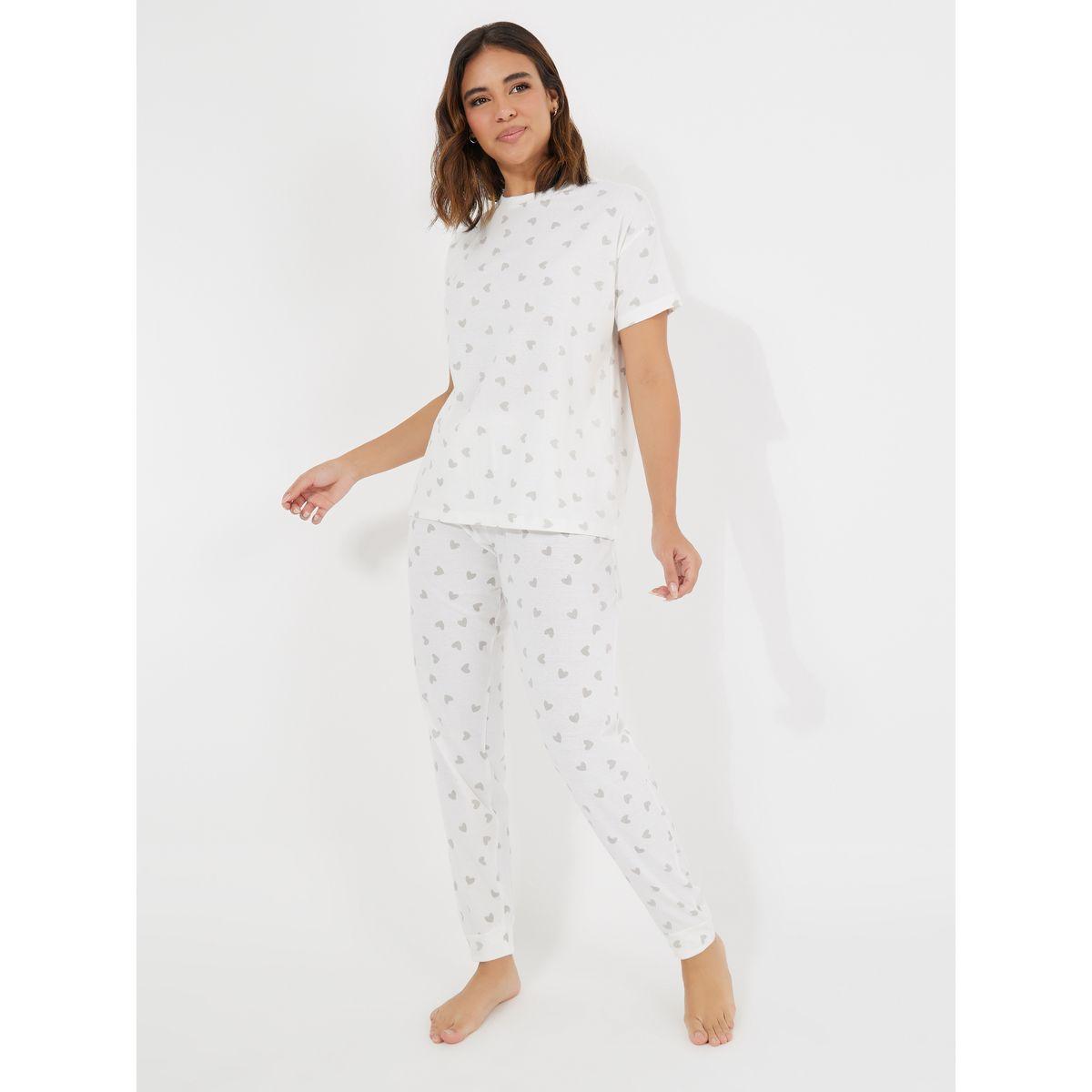 طقم من بنطال بيجاما مع تيشيرت مطبع بالكامل-women-clothing-nightwear-pyjamas-longsets-image-1