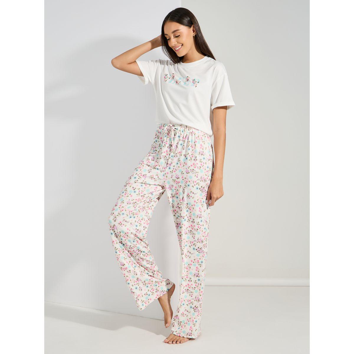 Styli Unwind Sleep Print T-Shirt & Floral Pyjama Set-women-clothing-nightwear-pyjamas-longsets-image-5