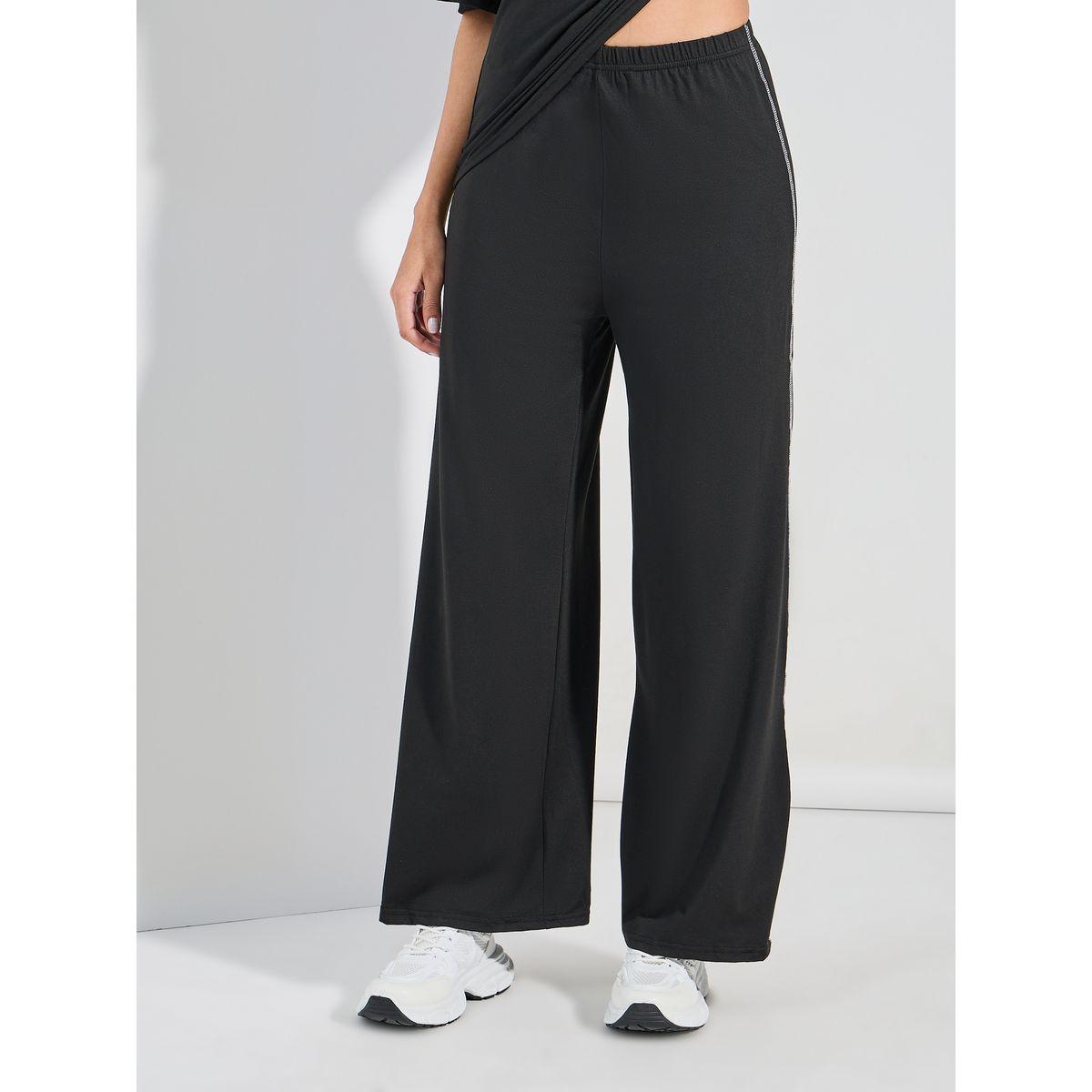 Styli Contrast Overlock Oversized T-Shirt & Wide Leg Joggers Co-Ords-women-clothing-coordsets-image-5
