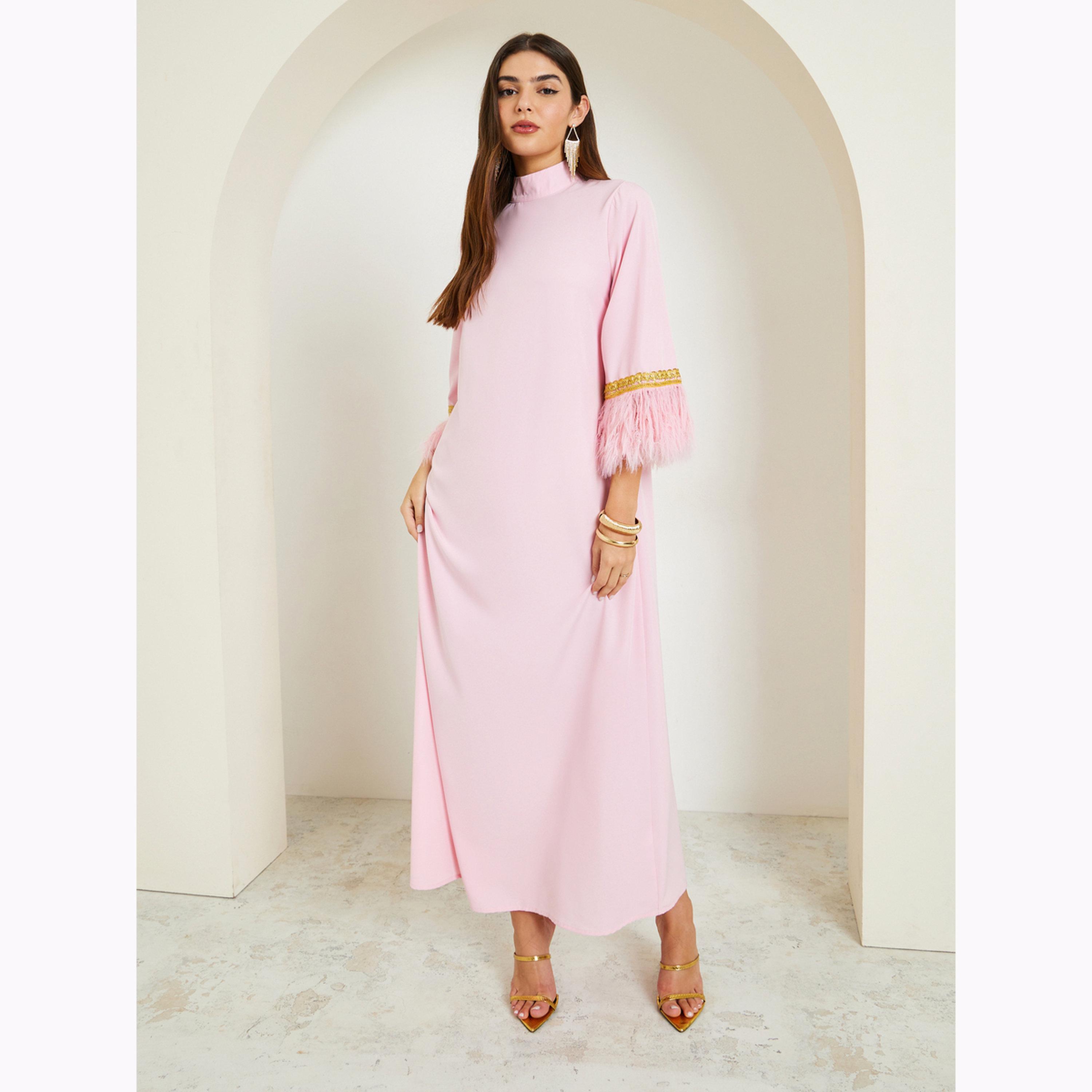 Amirah X Styli Faux Feather Trim Jalabiya with Lace Detail-women-arabicclothing-jalabiyas-image-1