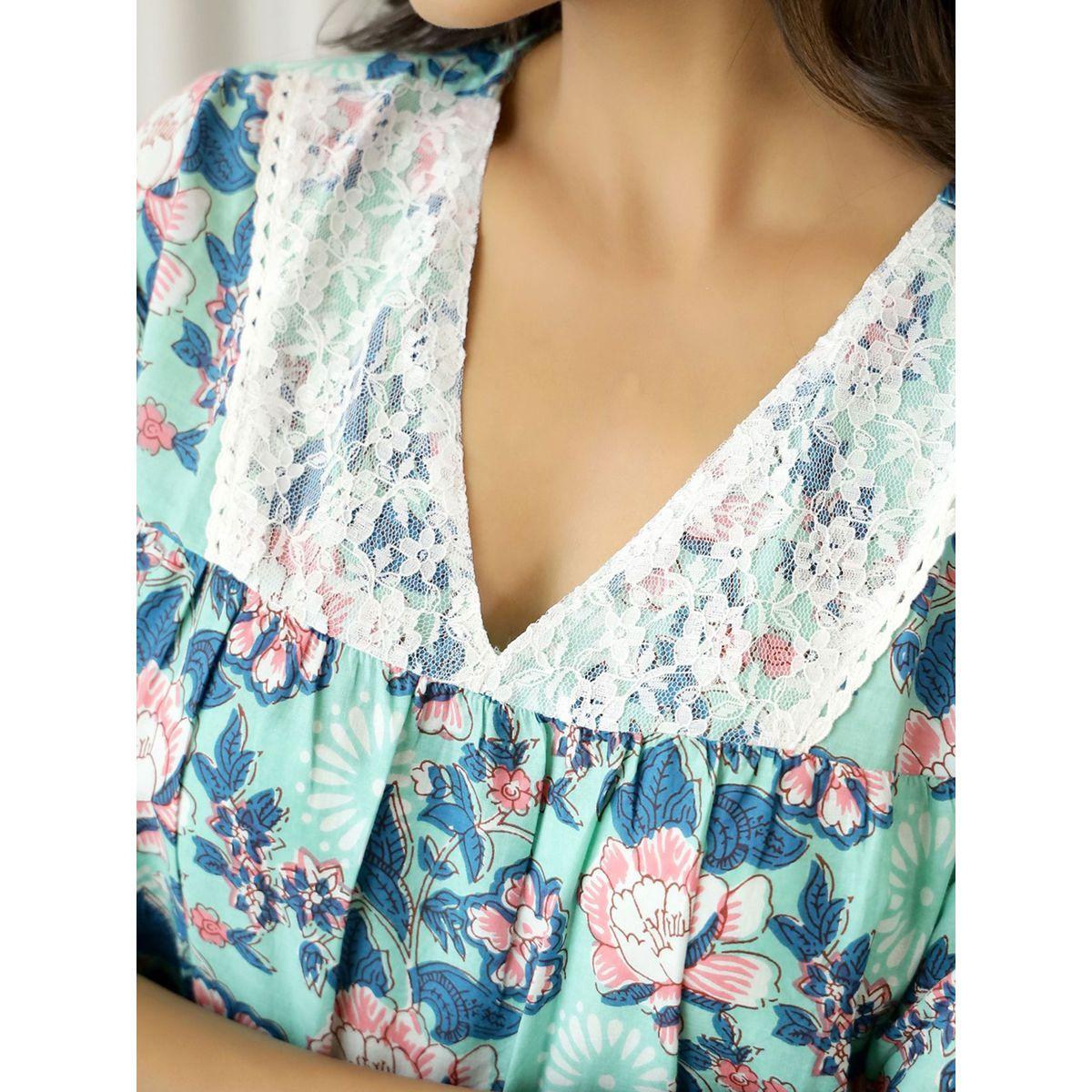مجموعة من شورت وبلوزة قطن بدانتيل وطبعة زهور سانسكريتي هومز × ستايلي-women-clothing-nightwear-pyjamas-longsets-image-5