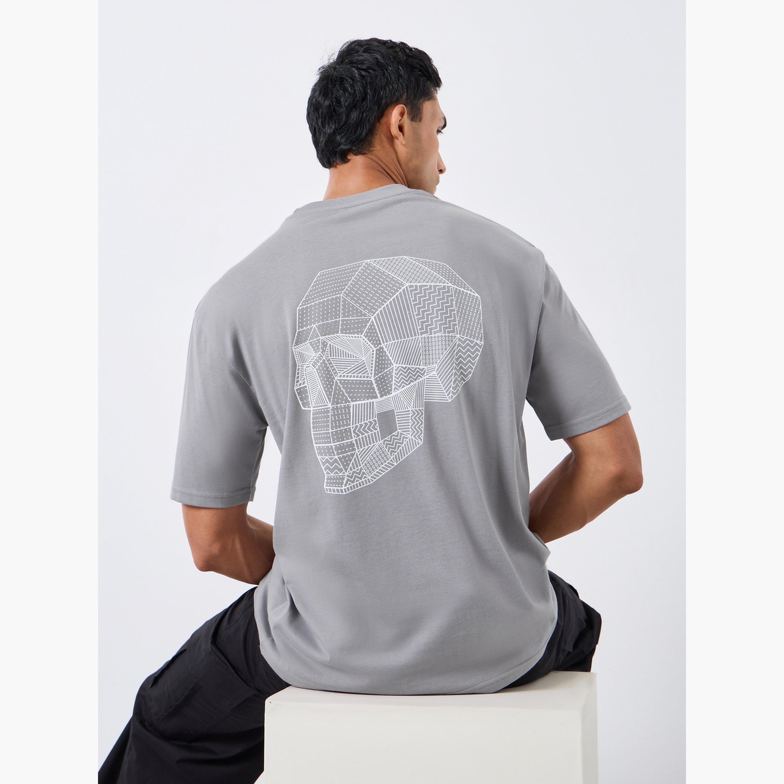 تيشيرت بطبعة جرافيك وبقصة واسعة-men-clothing-tshirtsandpolos-tshirts-image-2
