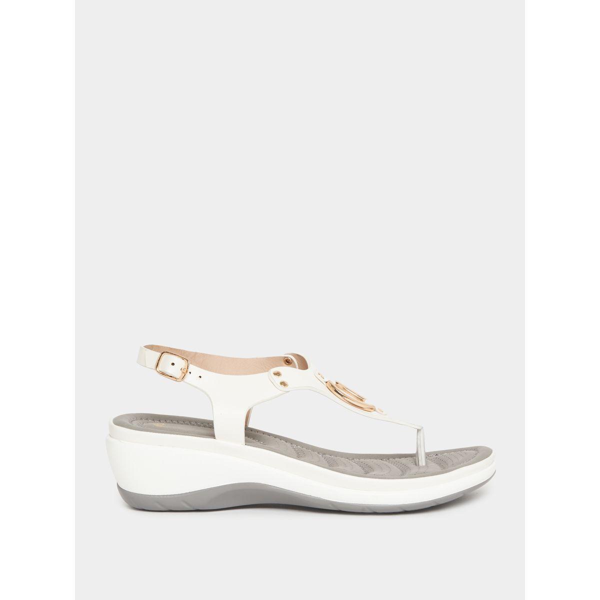 صندل بكعب ويدج وحلية معدنية براقة-women-shoes-sandals-flats-image-2
