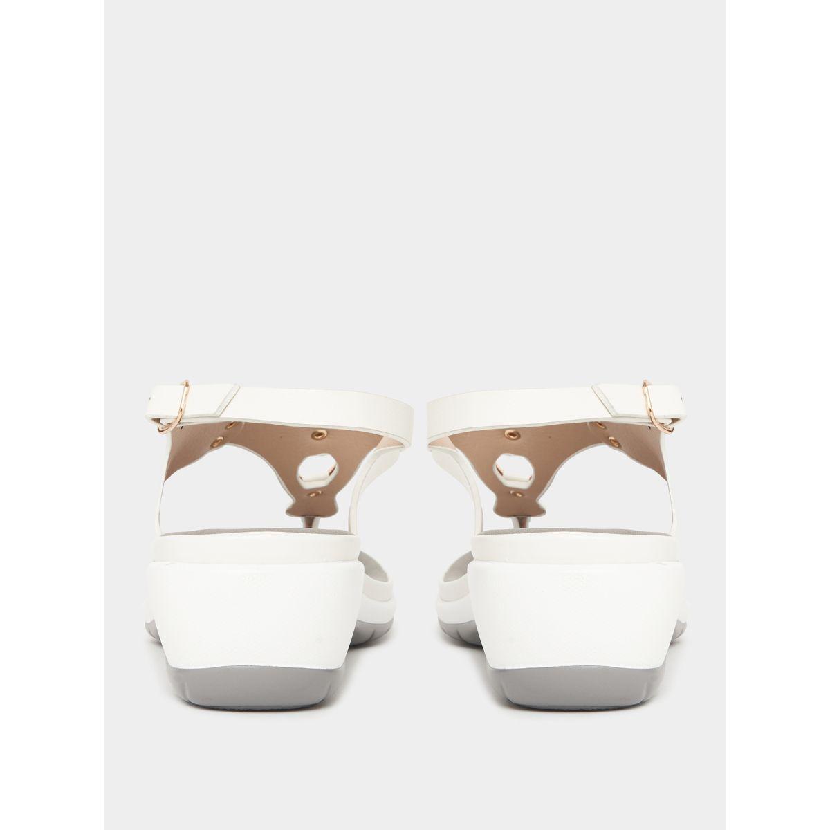 صندل بكعب ويدج وحلية معدنية براقة-women-shoes-sandals-flats-image-5