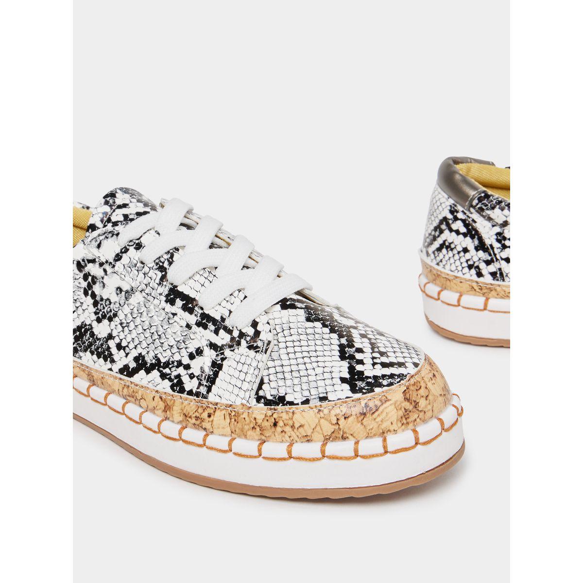 حذاء كاجوال بطبعة ثعبان مع رباط غلق-women-shoes-loafersandmoccasins-image-4
