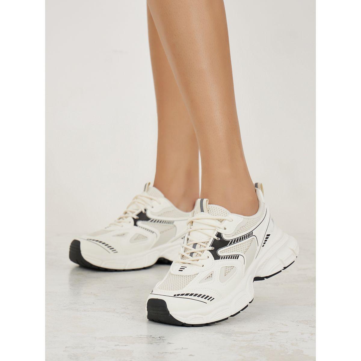 حذاء سنيكرز بتفاصيل بارزة الملمس-women-shoes-sneakers-image-1