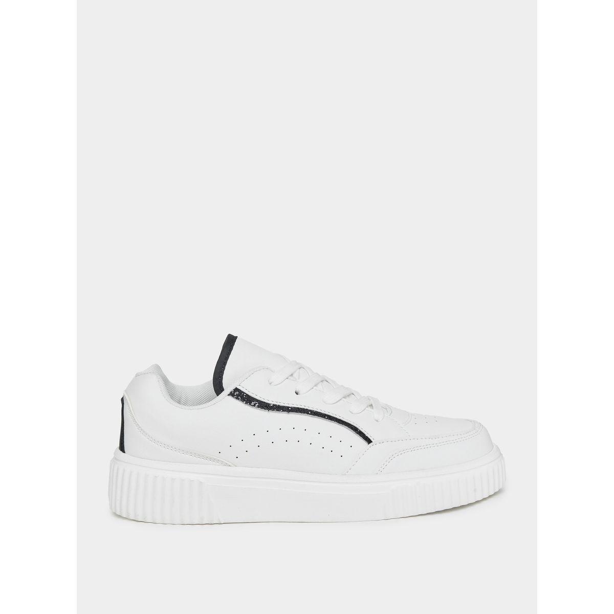حذاء كاجوال بكعب بلاتفورم ورباط غلق-women-shoes-sneakers-image-2