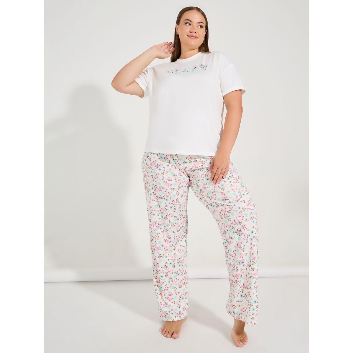 Styli Unwind Plus Size Floral Print T-Shirt & Pyjama Set-women-clothing-nightwear-pyjamas-longsets-image-2