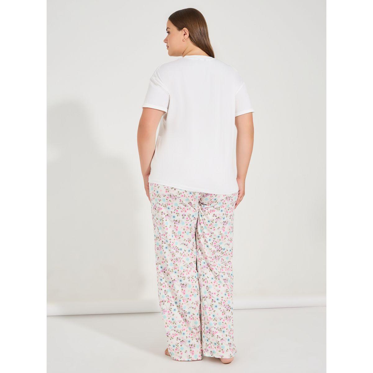 Styli Unwind Plus Size Floral Print T-Shirt & Pyjama Set-women-clothing-nightwear-pyjamas-longsets-image-7