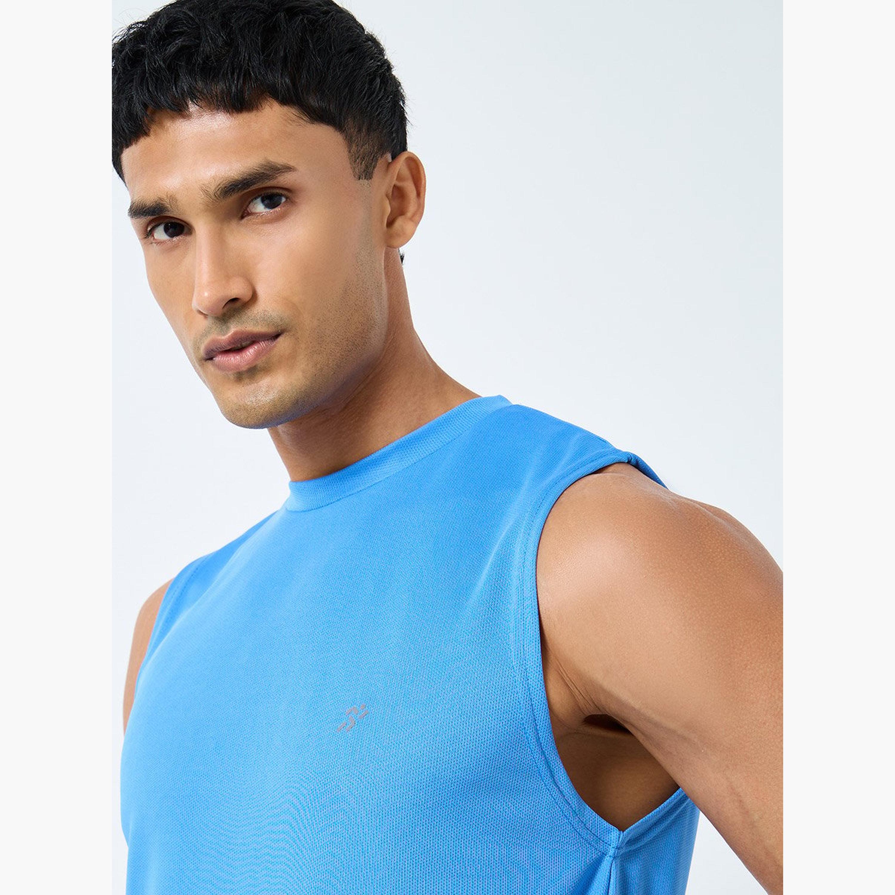 ستايلي - بلوزة شبكية محبوك قابل للتهوية فتحة جانبية-men-clothing-sportswearandactivewear-tshirtsandpolos-image-5