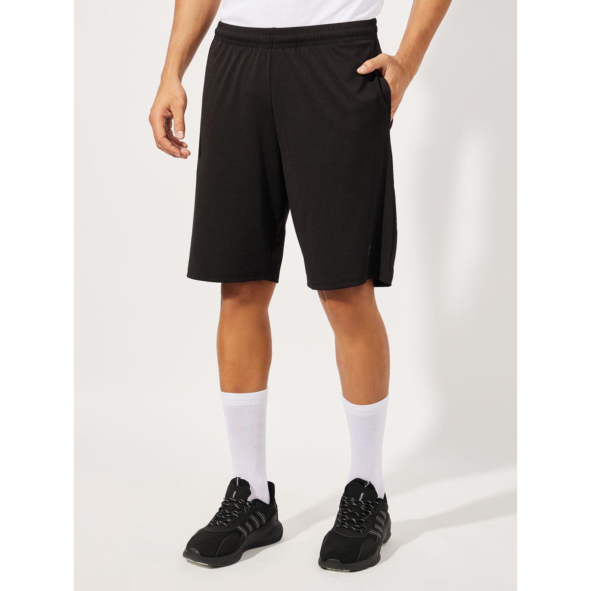 طقم رياضي من شورت وتيشيرت بتفاصيل بارزة الملمس-men-clothing-sportswearandactivewear-tracksuits-image-5
