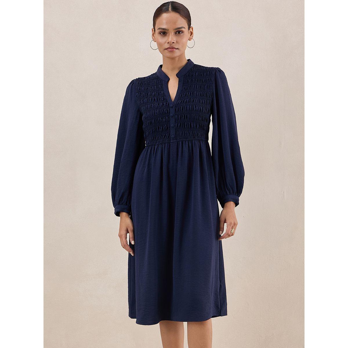 فستان ميدي بتفاصيل محبوكة مع كسرات فِميلا × ستايلي-women-clothing-dresses-image-1