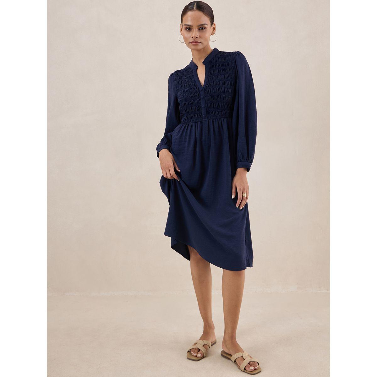 فستان ميدي بتفاصيل محبوكة مع كسرات فِميلا × ستايلي-women-clothing-dresses-image-4