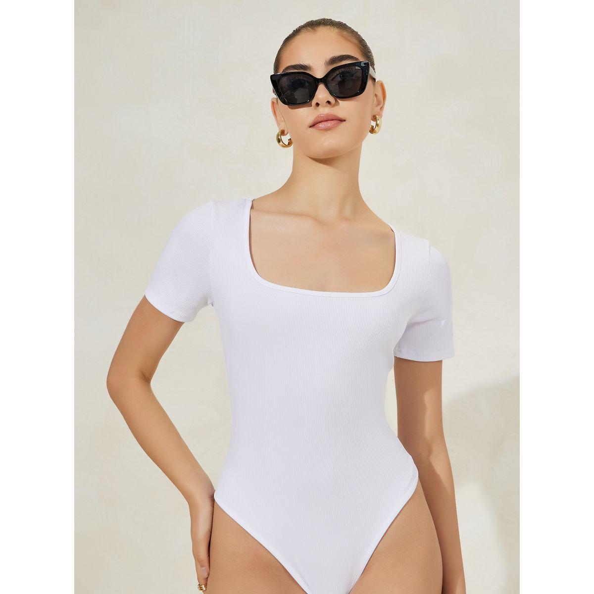 بودي سوت سادة مضلع مع ياقة واسعة-women-clothing-tshirts-image-1