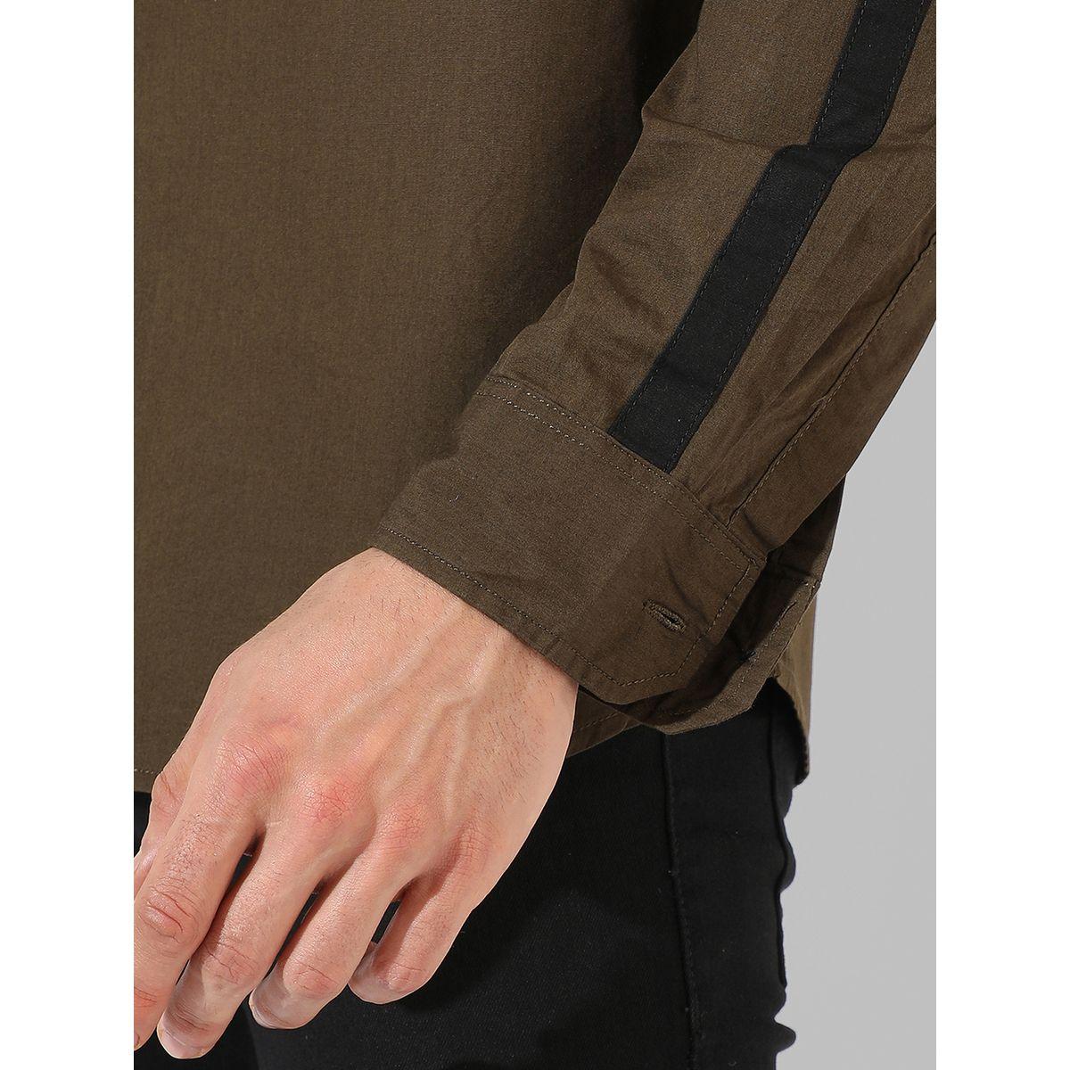 قميص بقصة سليم فت وتفاصيل مُتباينة كامبوس سوترا × ستايلي-men-clothing-shirts-image-3
