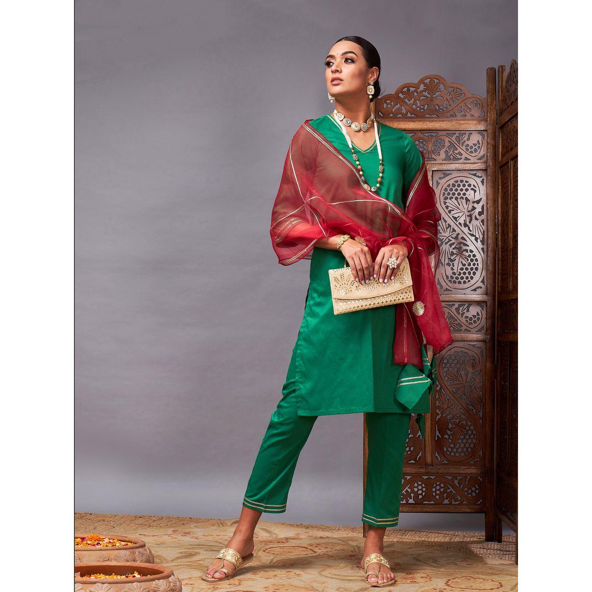Sassafras X Styli   Lace Trim Detail Kurta and Straight Leg Pant with Organza Dupatta Set-women-clothing-ethnicwear-sareesets-image-1
