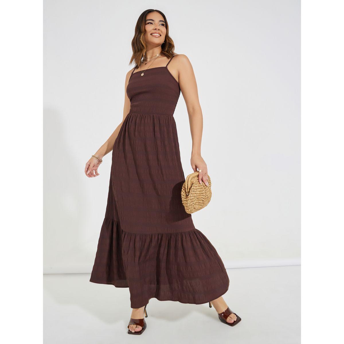 فستان طويل بحمالات وتفاصيل بارزة الملمس-women-clothing-dresses-image-2