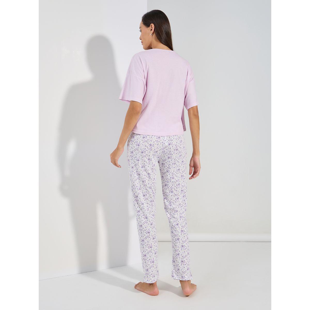 طقم من بنطال بيجاما مطبع بالكامل مع تيشيرت باكتاف منخفضة-women-clothing-nightwear-pyjamas-longsets-image-7