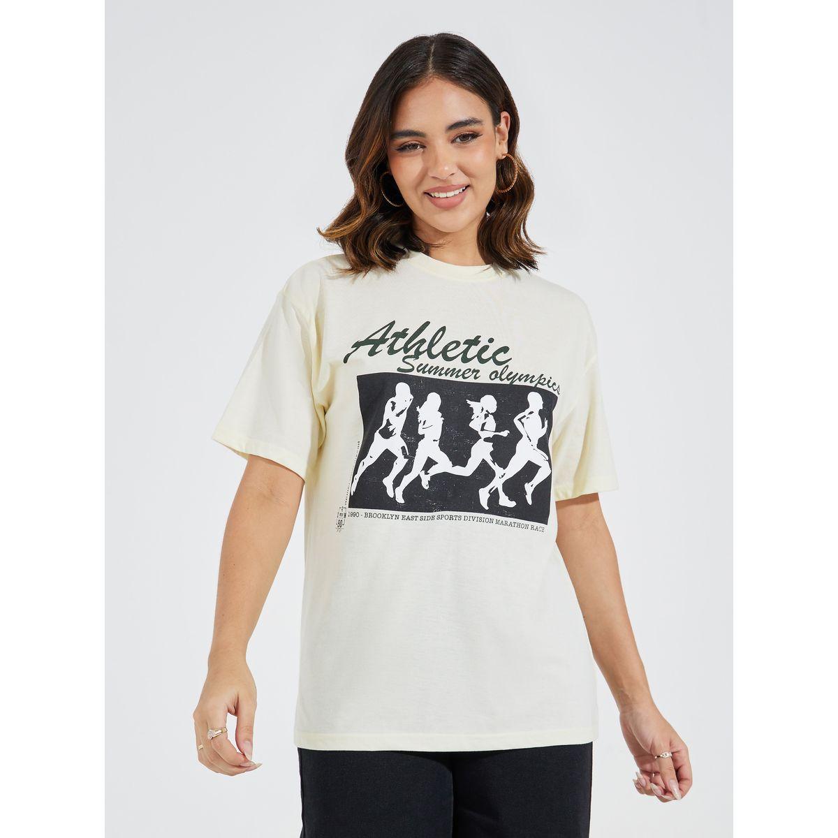 تيشيرت فضفاض بطبعة جرافيك مع أكتاف منخفضة-women-clothing-tshirts-image-3