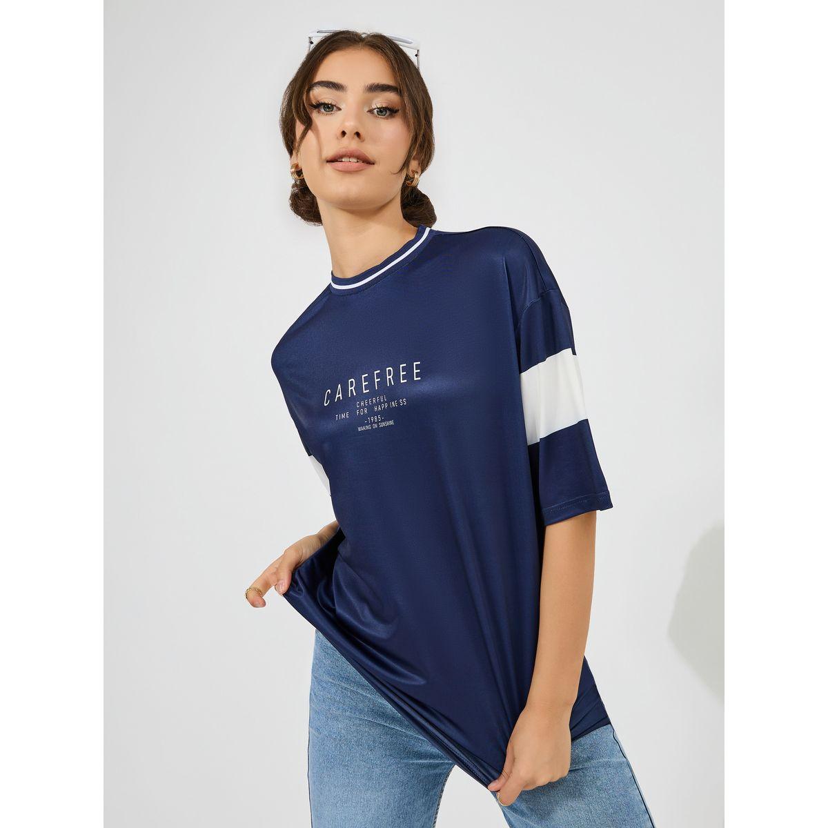 تيشيرت فضفاض مطبع بكتابة مع اكمام بتفاصيل مُتباينة-women-clothing-tshirts-image-1
